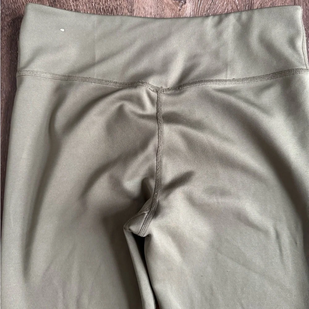 Nike Leggings Youth size large Army green color
